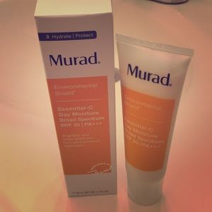Murad Essential-C Day Moisturizer  SPF 30